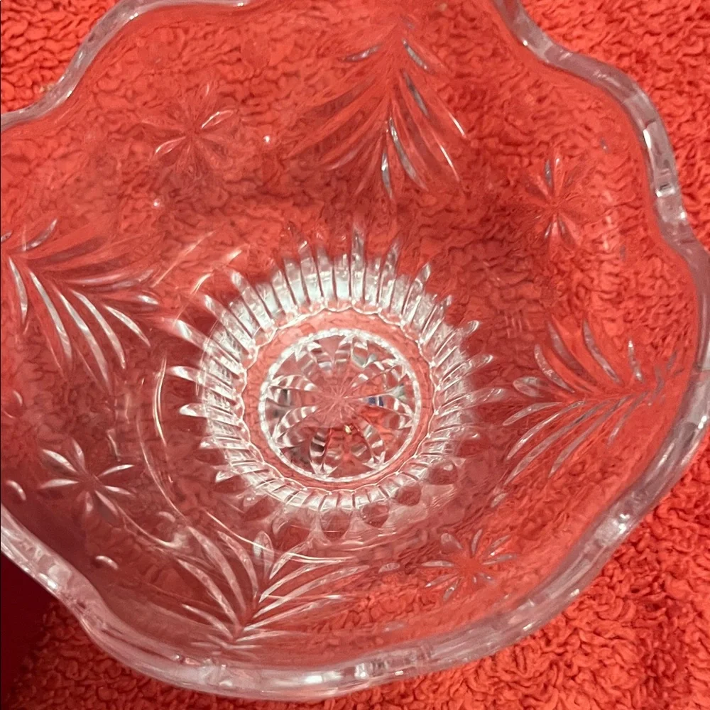 Mikasa Crystal Clear Holiday Bowl